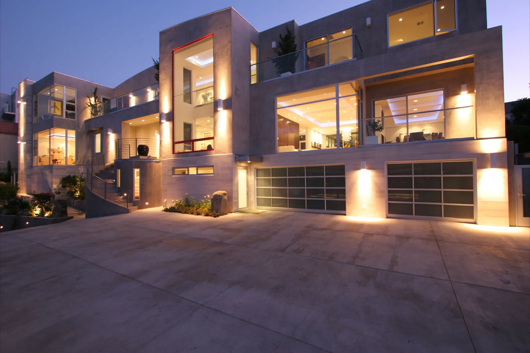 Contemporary Los Angeles residence entrance designed by Ronald Chang Architecture