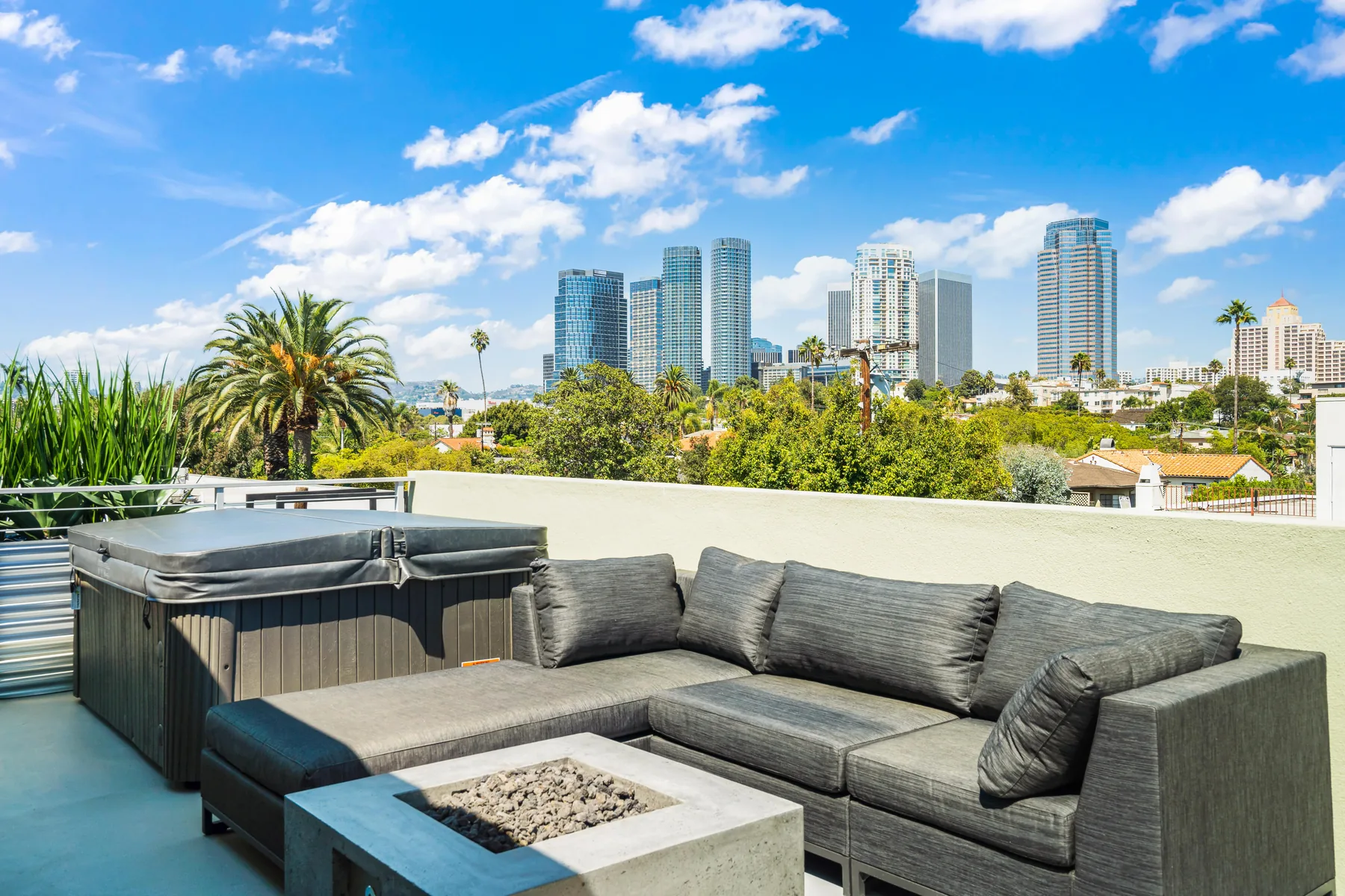 Westside roof deck designed by Ronald Chang Architecture